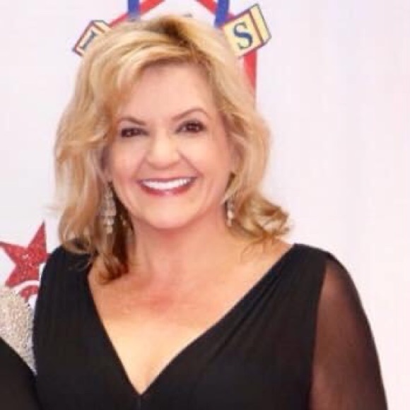 Meet your Posher, Lisa - Picture 6 of 16